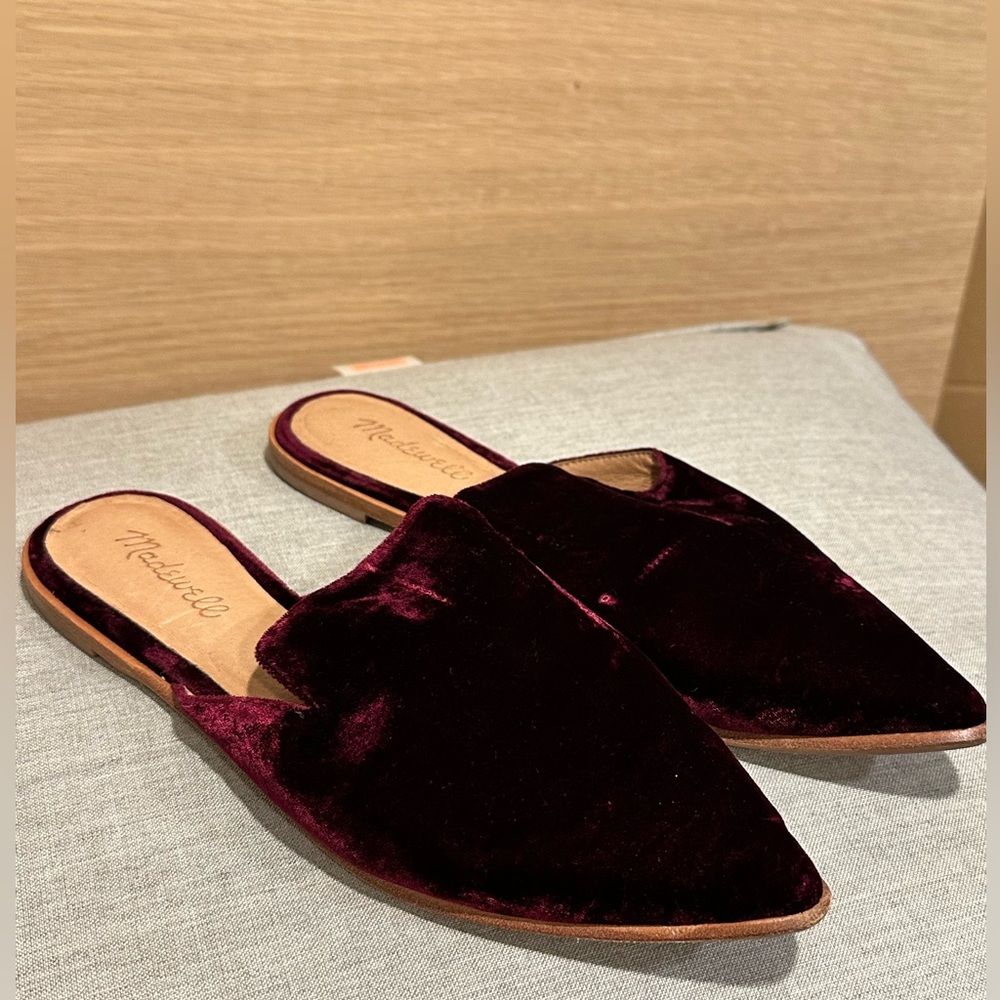 Madewell Velvet Mules in Deep Burgundy - Picture 2 of 3